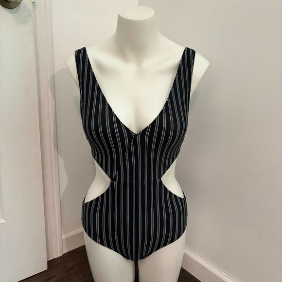 Gilly Hicks Swim size XS Black Vertical Stripe Cutout One Piece Bathing Suit - Picture 1 of 9